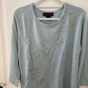 laura scott sweater lt blue L